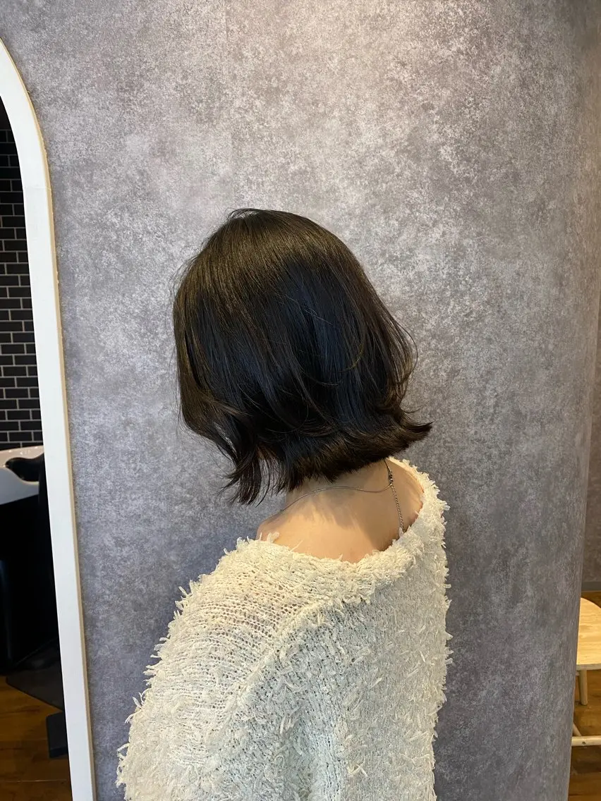 ミディアム カラー 透明感カラー ボブ 外ハネヘア 大人レイヤー/柔らか グレージュ/川緑一吹のヘアスタイル