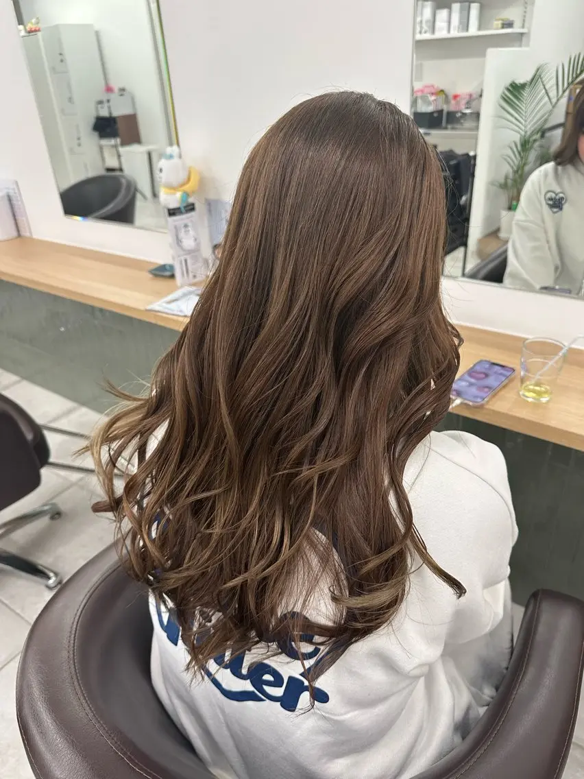 セミロング カラー カット ヘアカラー トリートメント ブリーチなし/レイヤ ー特化🌈Tommyのヘアスタイル