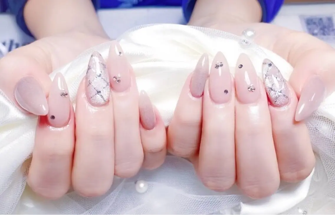 ネイル ハンドネイル H3 Nail Miniのネイルデザイン