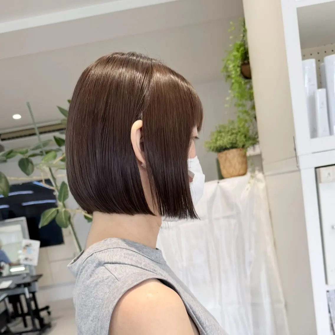 ショート ボブ カット ヘアカラー トリートメント 会田有紀 /切りっぱなしボブのヘアスタイル
