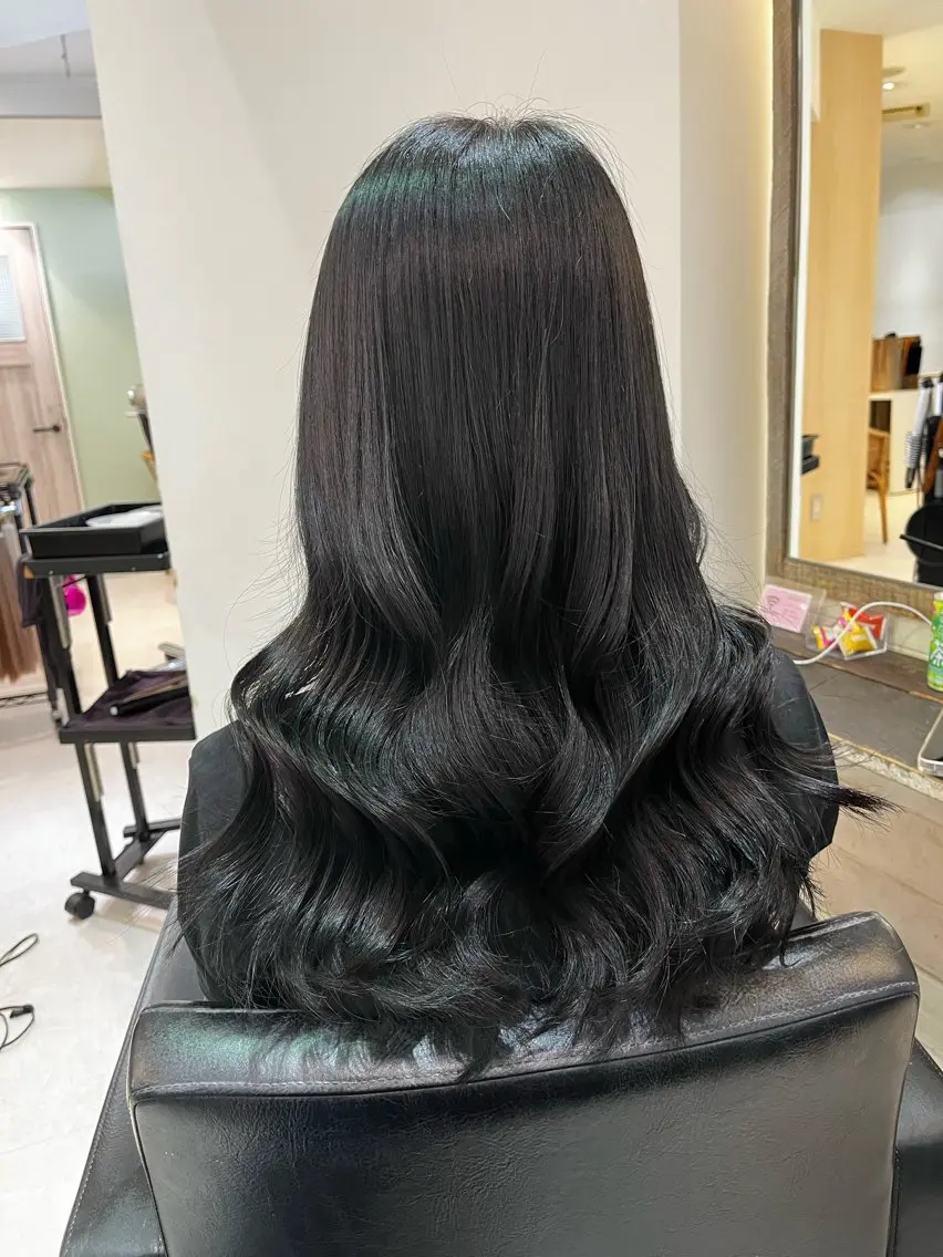 ロング 赤み消し透明感カラー オオヤマのヘアスタイル
