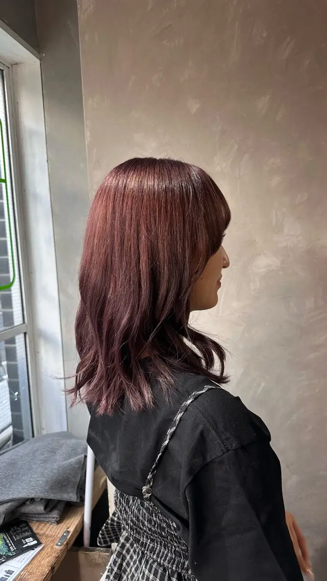 カラー ブリーチ ラベンダーカラー コナカ モエのヘアスタイル