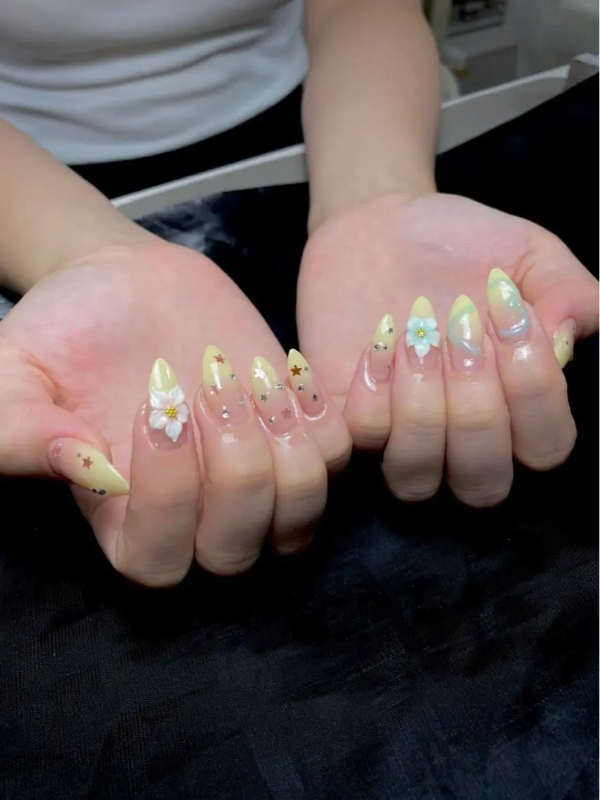 ネイル キラキラネイル マグネットネイル ぷっくりネイル 春ネイル ワンホンネイル ハンドネイル Lunaa 池袋のネイルデザイン