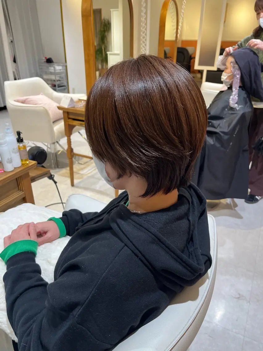 ショート カット ヘアカラー 梛木 唯のヘアスタイル