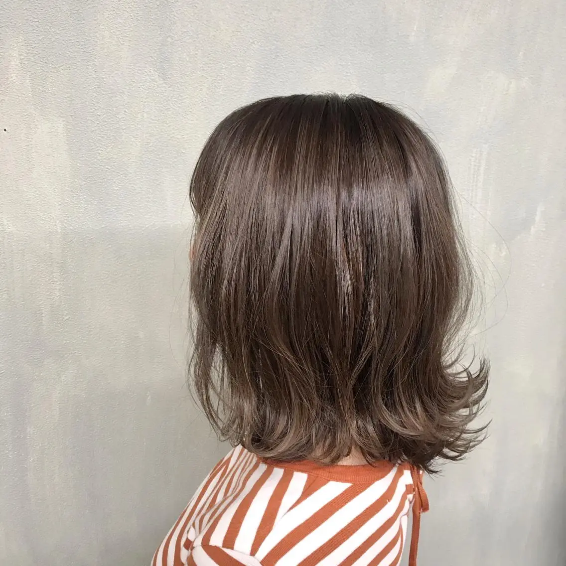 ミディアム カラー パーマ ヘアアレンジ メンズ ベージュカラー オリーブベージュ カット ヘアカラー トリートメント kobayashi $hogoのヘアスタイル