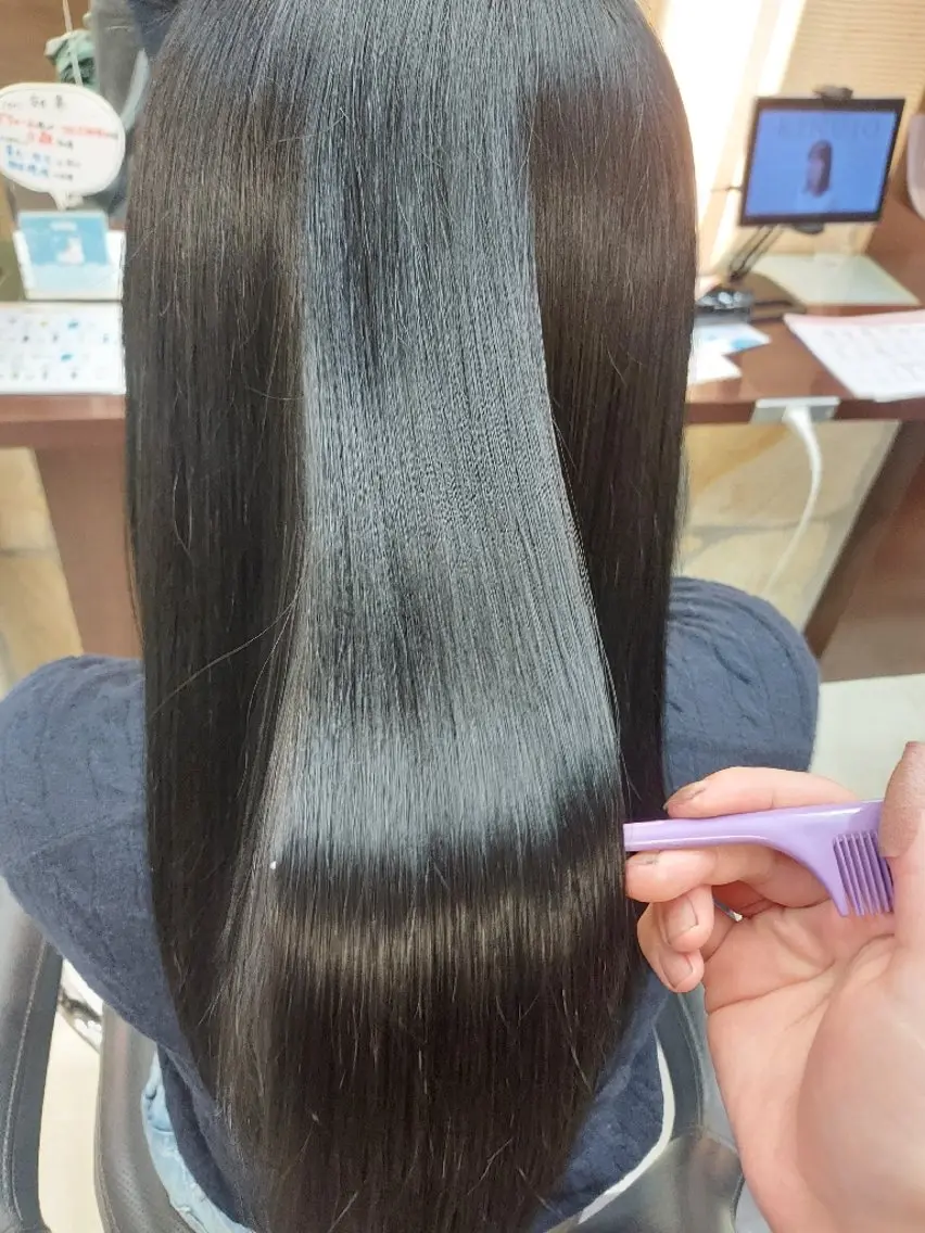 ロング カット ヘアカラー 鈴木 舞音のヘアスタイル