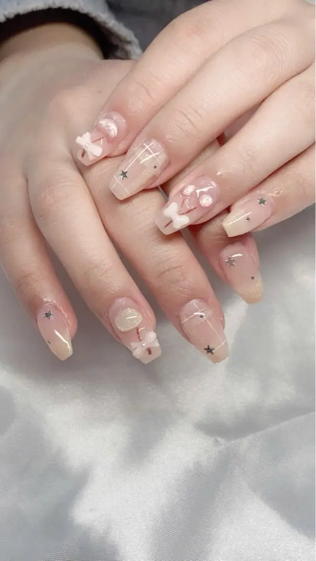 ネイル フレンチネイル グラデーション 韓国ネイル マグネットネイル ニュアンスネイル ハンドネイル ハンドケア Hara Nail 【持ち込みOK】のネイルデザイン