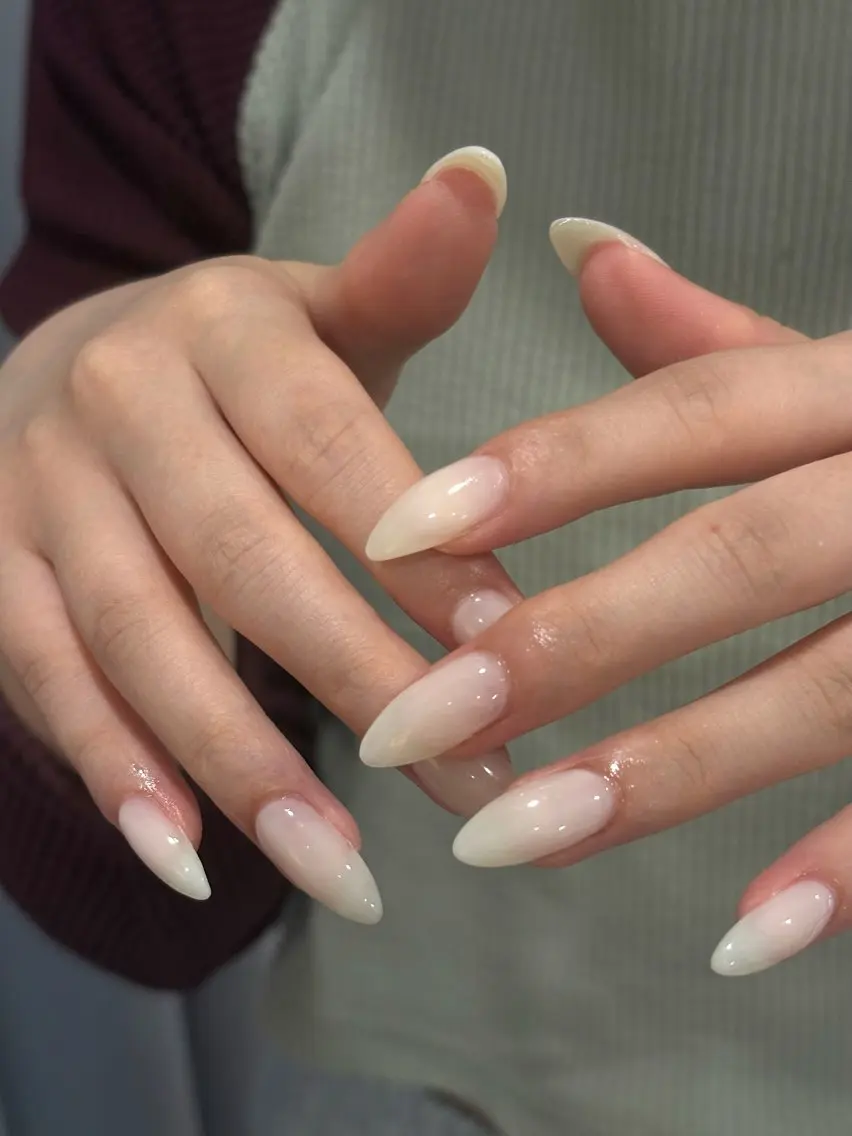 ネイル ホワイト ハンドネイル 🪻hina🪻 filonnailのネイルデザイン