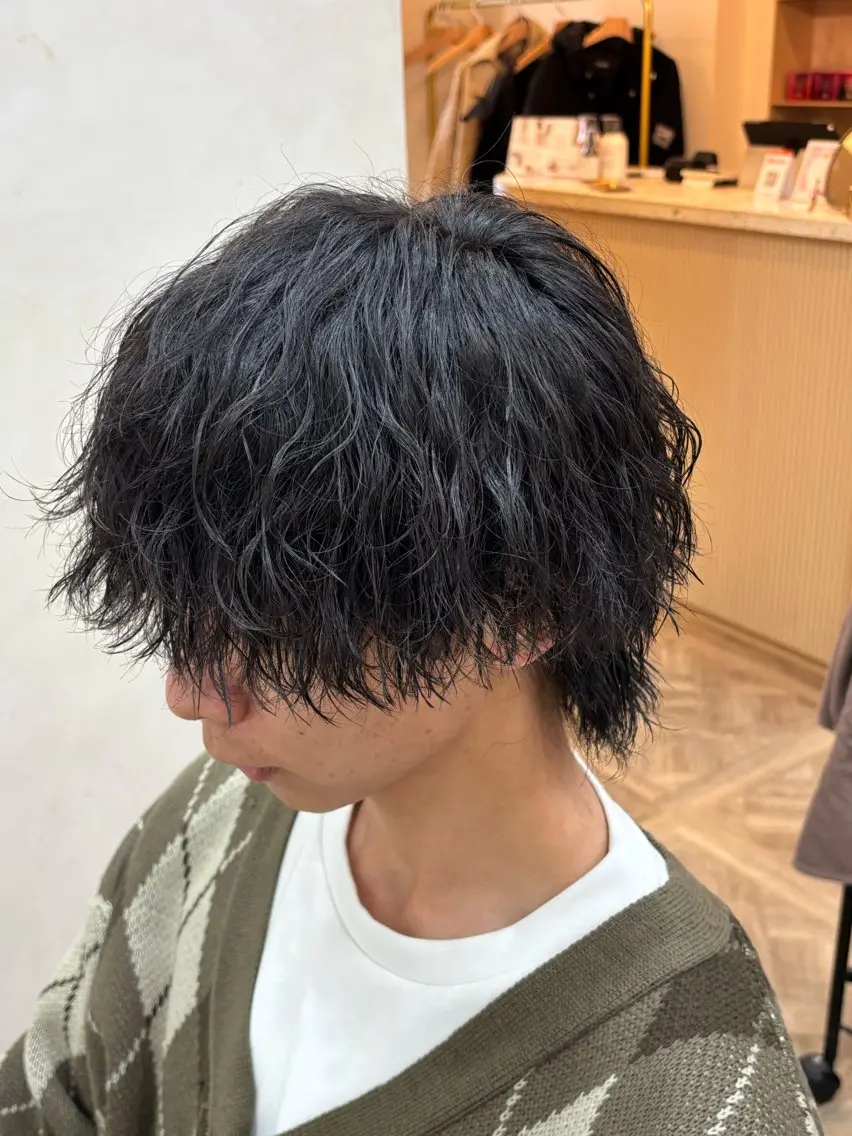 ショート パーマ メンズ カット パーマ トリートメント パーマ職人DAIKI ツイスパ/波巻きのヘアスタイル