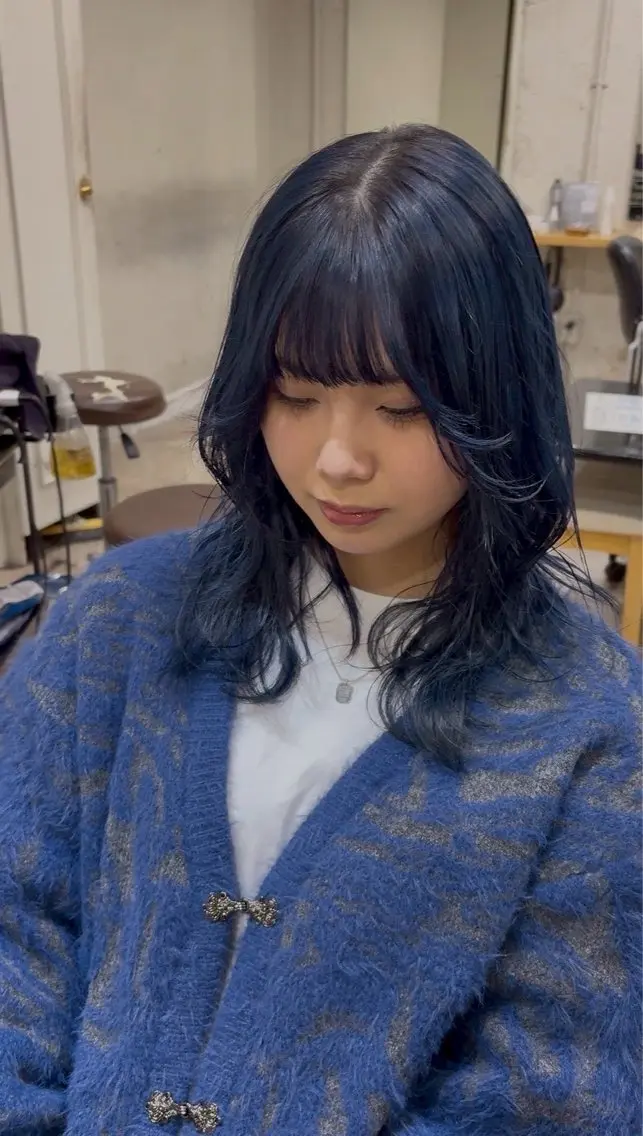 カラー ブリーチ 今富 聖のヘアスタイル