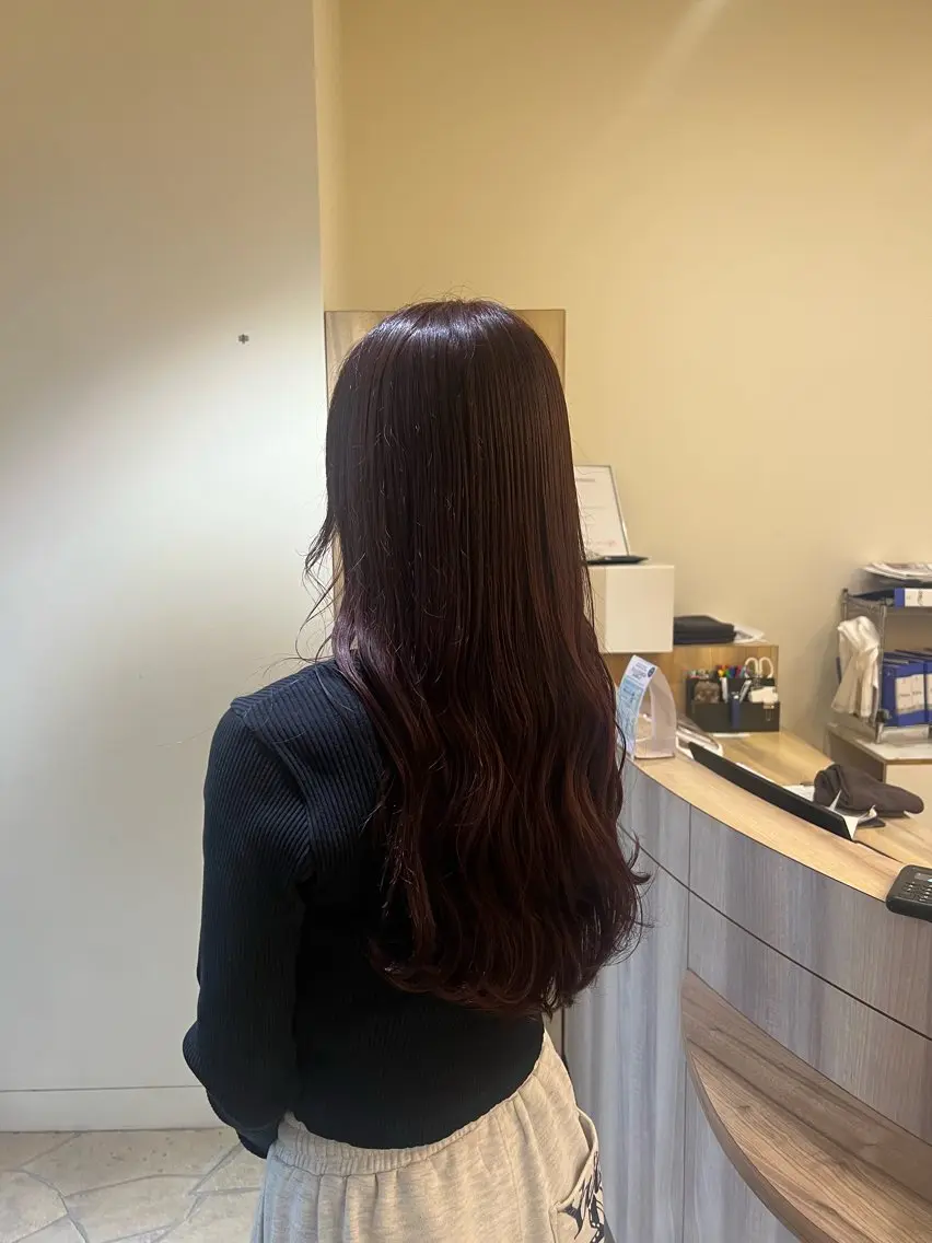 ロング ピンクブラウン Moto nanamiのヘアスタイル