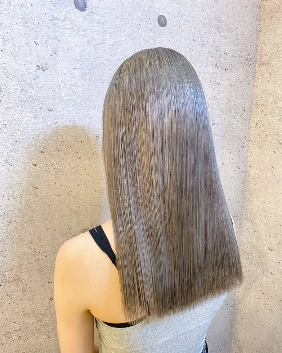 セミロング カラー カット ヘアカラー トリートメント 久保 敏之のヘアスタイル