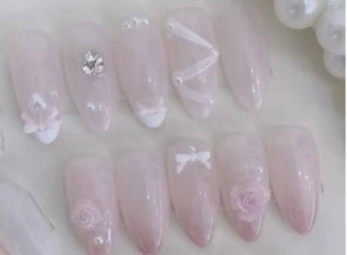 セミロング ハンドネイル M+Nail 新宿のネイルデザイン