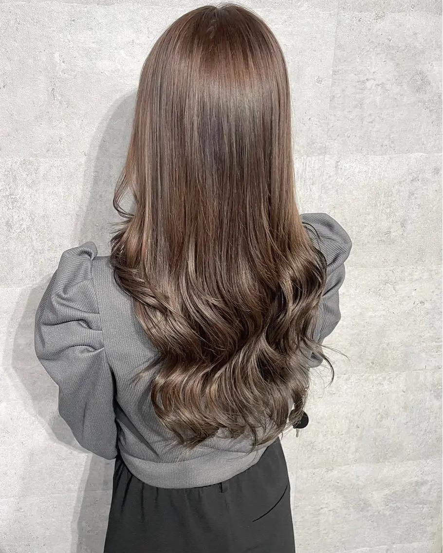 ロング ヘアカラー トリートメント 透明感/グレージュ/ MOMOKO🩵のヘアスタイル