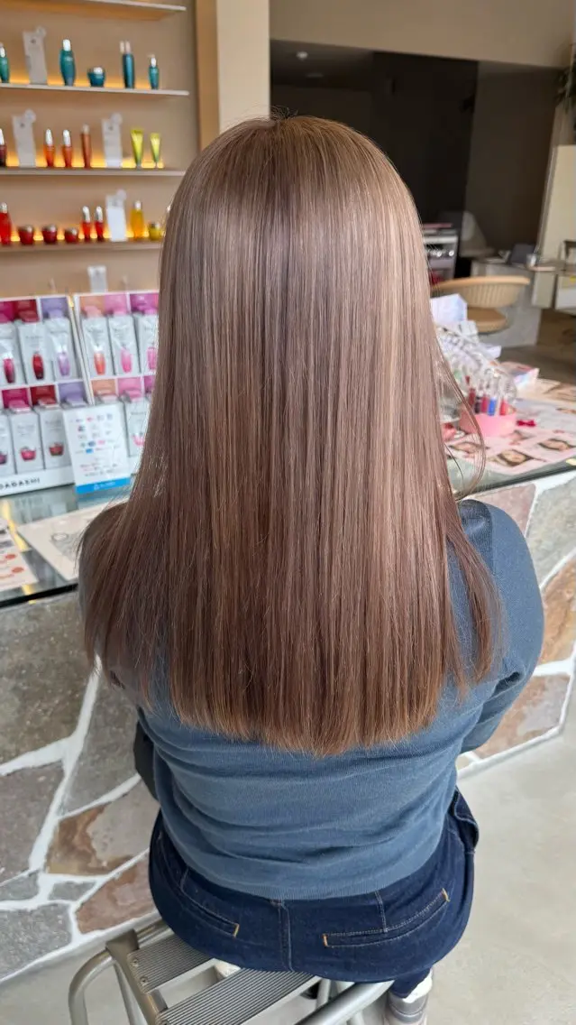セミロング カット ヘアカラー トリートメント 秋元 菜摘のヘアスタイル
