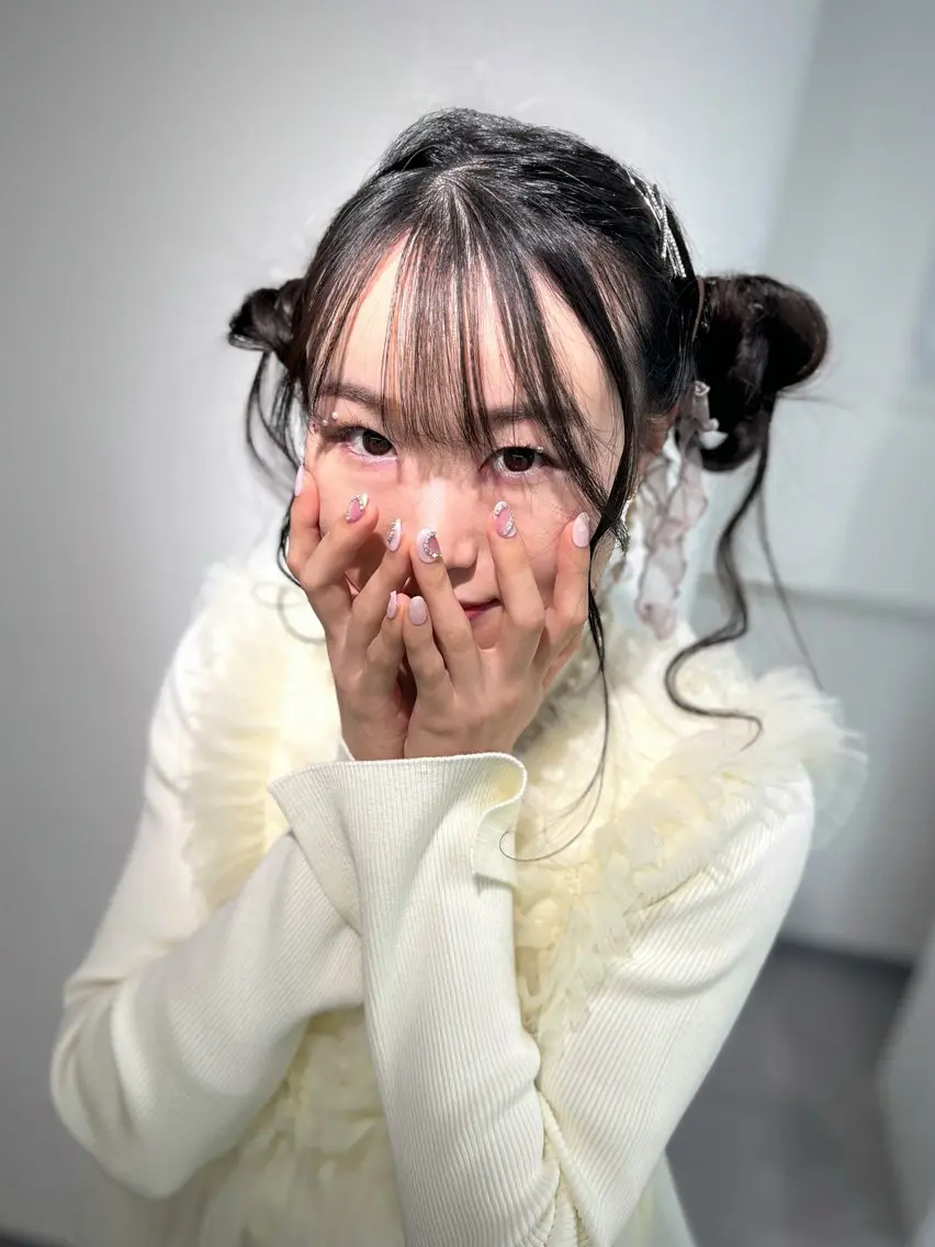 ロング 𝑪𝒐𝒍𝒐𝒓 *𝒆  ［コロレ］のヘアスタイル