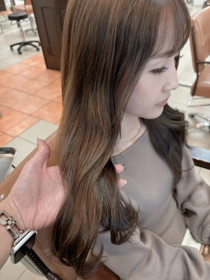 セミロング カラー ベージュカラー オリーブベージュ ヘアカラー トリートメント 頭皮×髪質改善 透明感カラー💎中村のヘアスタイル