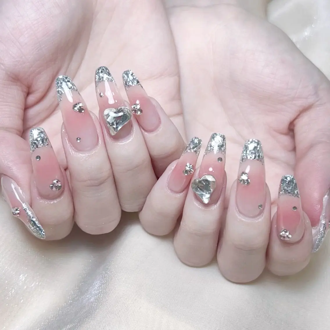 メンズ ネイル メンズ韓国風 アートネイル オーロラネイル ガーリー キラキラネイル ハンドネイル Nail salon 木にいるのネイルデザイン