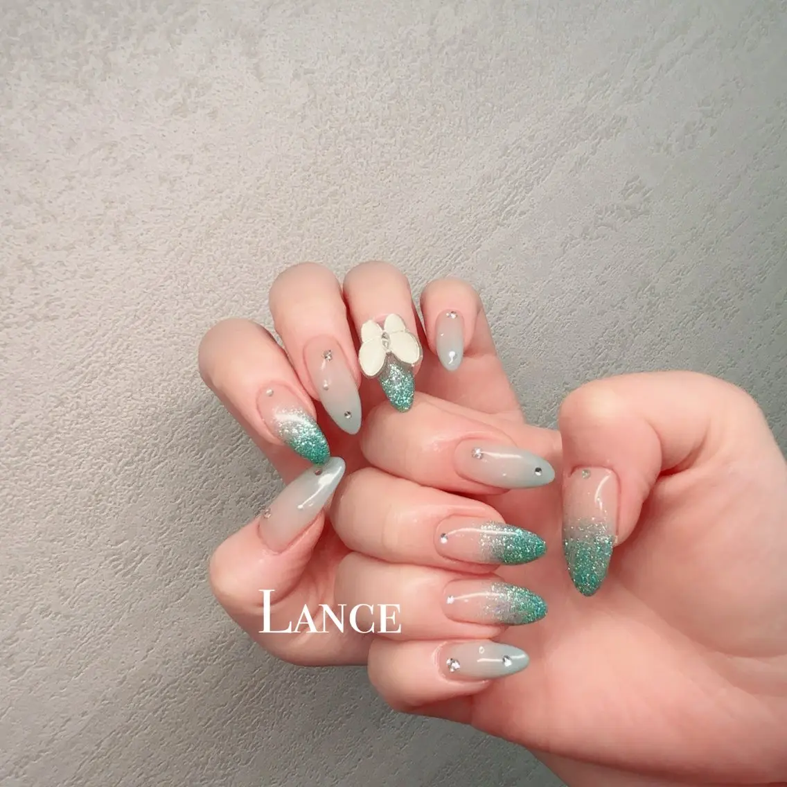 ネイル オーロラネイル フットネイル 氷ネイル・うるうるネイル キラキラネイル 韓国ネイル ハンドネイル Lance nailのネイルデザイン