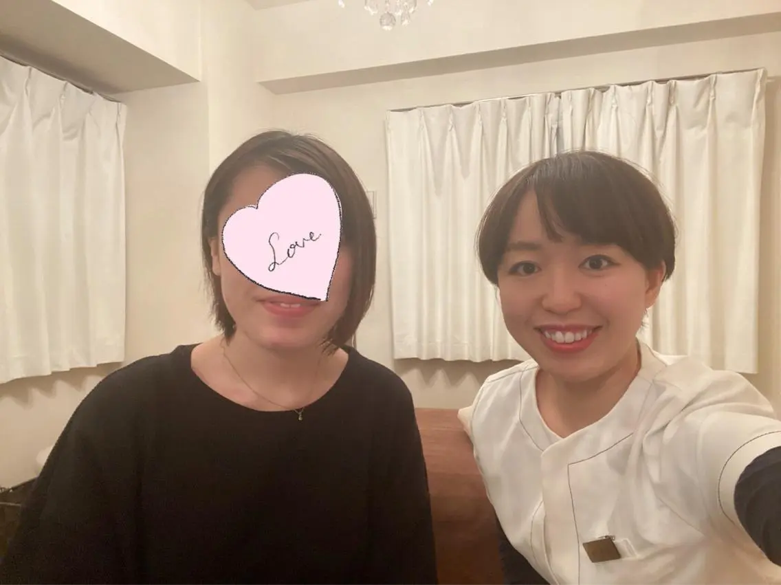 ミディアム カラー パーマ ヘアアレンジ メンズ キッズ ネイル マツエク・マツパ 赤色 ニキビ跡専門サロン Ainaのエステ・リラクイメージ