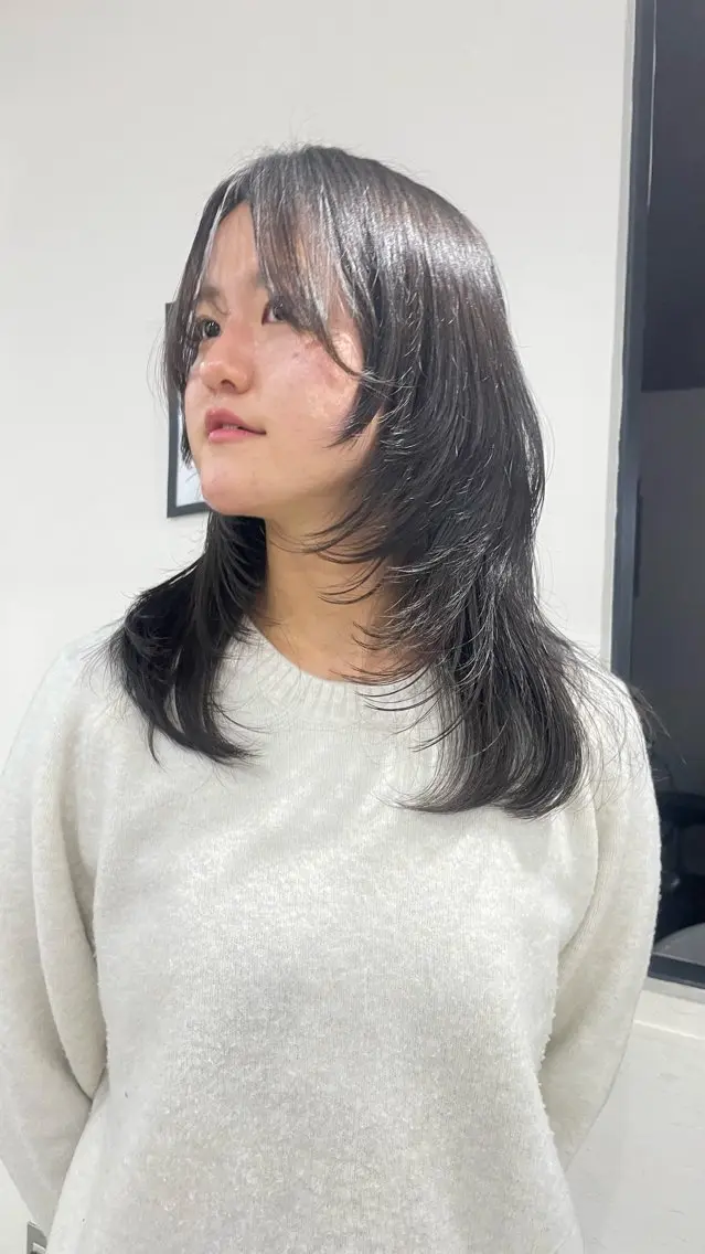 カラー NARVIS marinのヘアスタイル