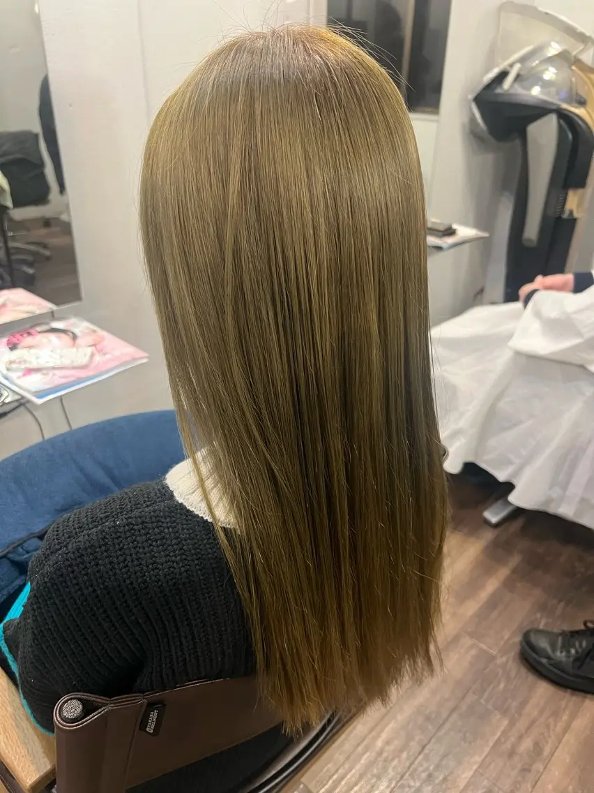 ロング カラー デザインカラー ハイライトカラー ハイトーンカラー ハイライト ヘアカラー terra🌈大久保 睦美のヘアスタイル