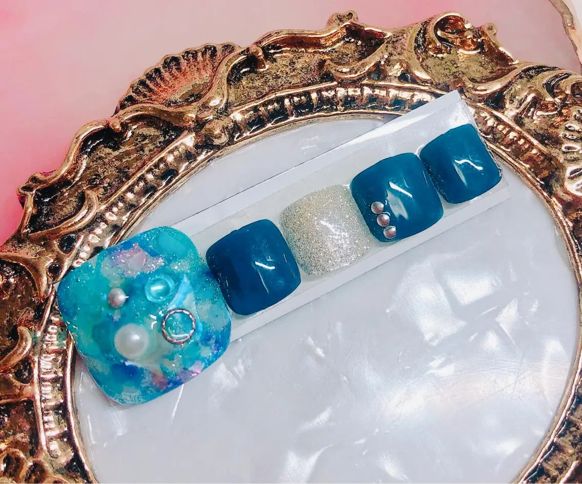 ネイル フットネイル フットネイル CROWN プライベートサロンのネイルデザイン