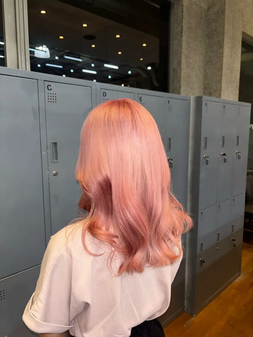 🍓ダブルカラー🍓ブリーチ込み＋お好みカラー✨️ダメージ補修トリートメント🎀🪄の写真