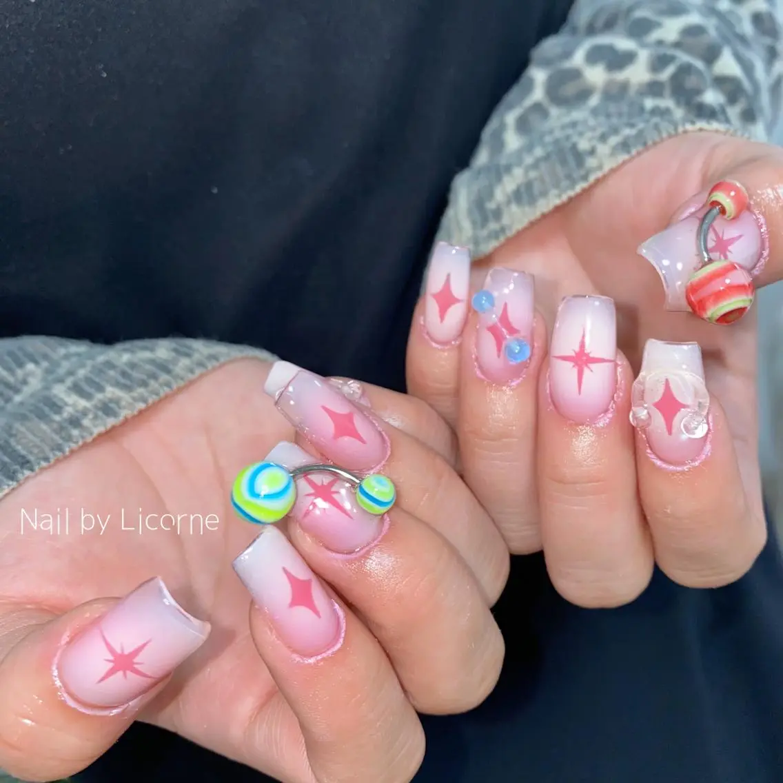 ネイル アートネイル オーロラネイル フレンチネイル 氷ネイル・うるうるネイル マグネットネイル ハンドネイル Nail by Licorneのネイルデザイン