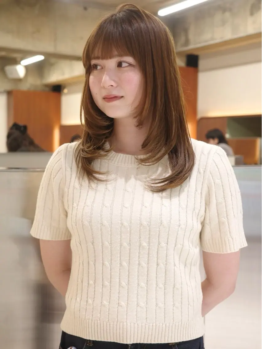 セミロング カット (𝐡)𝐰𝐢𝐦 𝐲𝐮𝐧𝐚のヘアスタイル