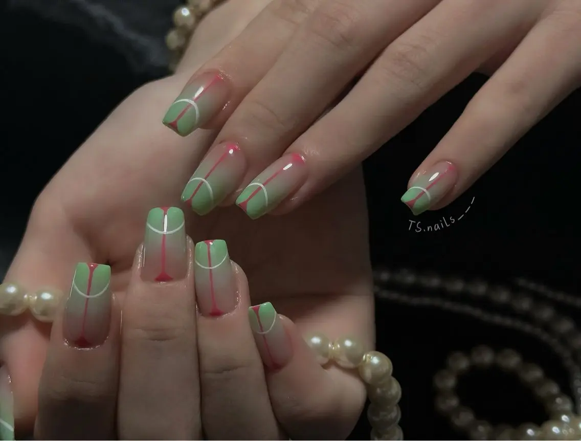 ネイル ハンドネイル フットネイル ハンドケア TS. nails___のネイルデザイン