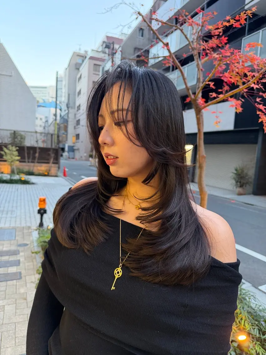 ロング レイヤーカット 小顔カット カット ヘアカラー Miho/海外レイヤ ー/バタフライカットのヘアスタイル