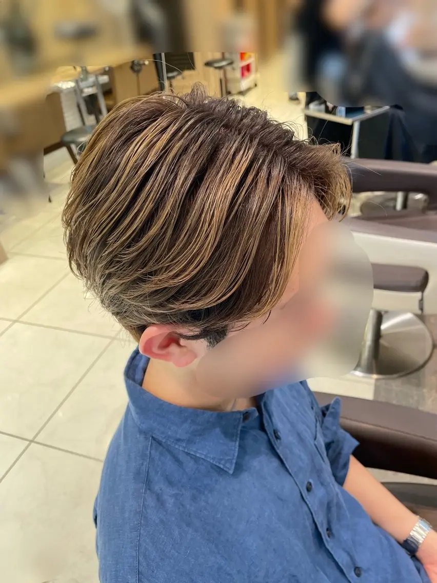 カラー メンズ メンズバレイヤージュ バレイヤージュ ベージュカラー ヘーゼル カット ヘアカラー 白髪ぼかし/ブリーチ /縮毛矯正/ヨナミネのヘアスタイル