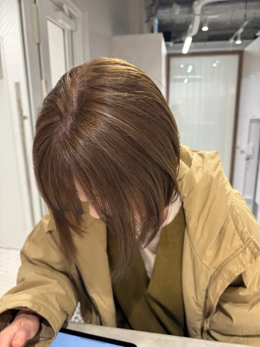 カラー アッシュ ベージュカラー ブリーチ ダブルカラー ブリーチなしカラー カット ヘアカラー トリートメント 透明感カラー✴︎ SAYAKAのヘアスタイル