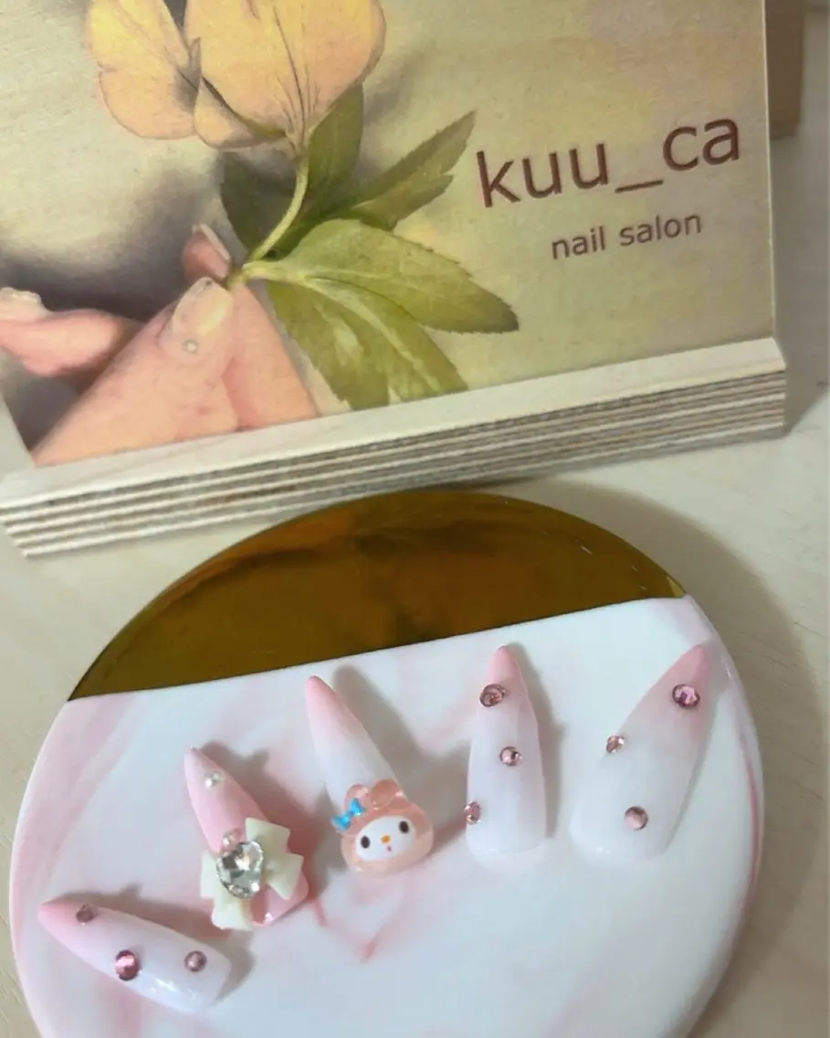 【オフ無】長さだし+Hello kitty、マイメロディー、クロミ等サンリオパーツにストーンやリボンのパーツつけ放題。の写真