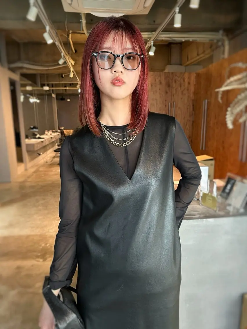 ミディアム 顔まわりレイヤー レイヤーカット 不藤 代史伽のヘアスタイル