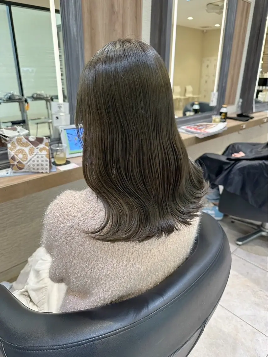 ミディアム カラー ヘアカラー 赤み消しカラー🌱 YUZUKI🫧のヘアスタイル