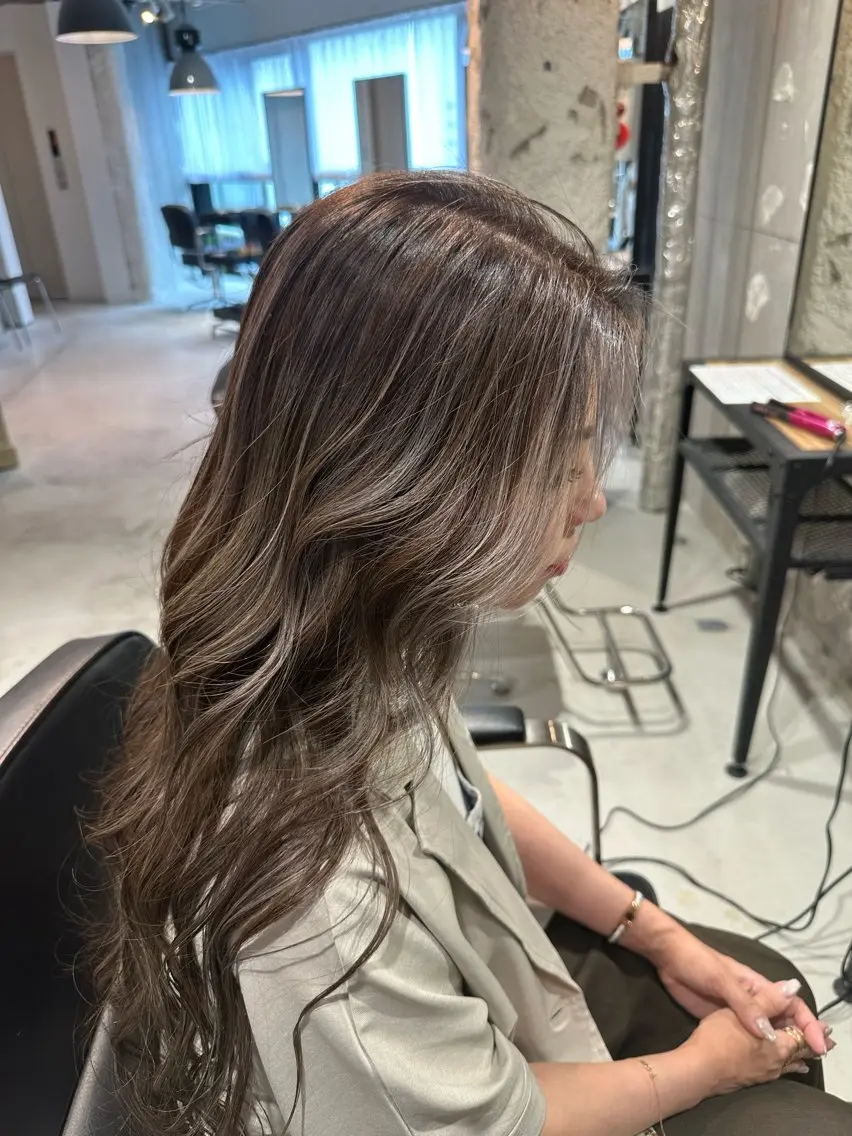 ロング カラー ヘアアレンジ カット ヘアカラー トリートメント 久米 治仁のヘアスタイル