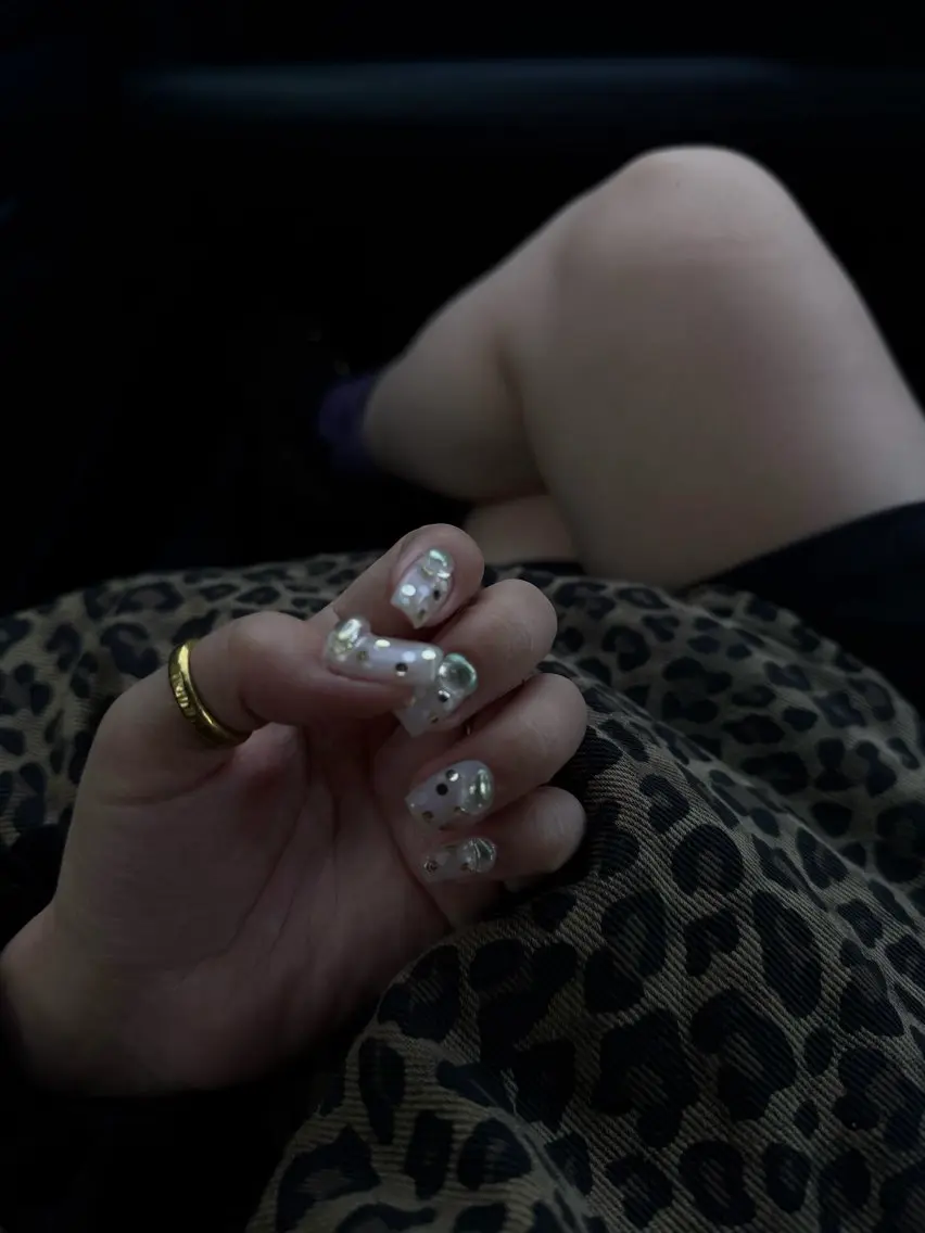 ネイル ドット ジェルネイル ゴールド キラキラネイル マグネットネイル ハンドネイル ハンドケア Bana_ Nailのネイルデザイン