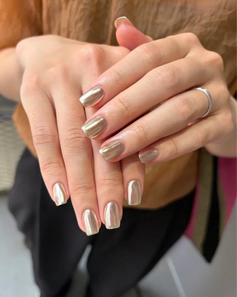 ネイル ミラーネイル シルバー ハンドネイル nailsalon amity🌿池田のネイルデザイン