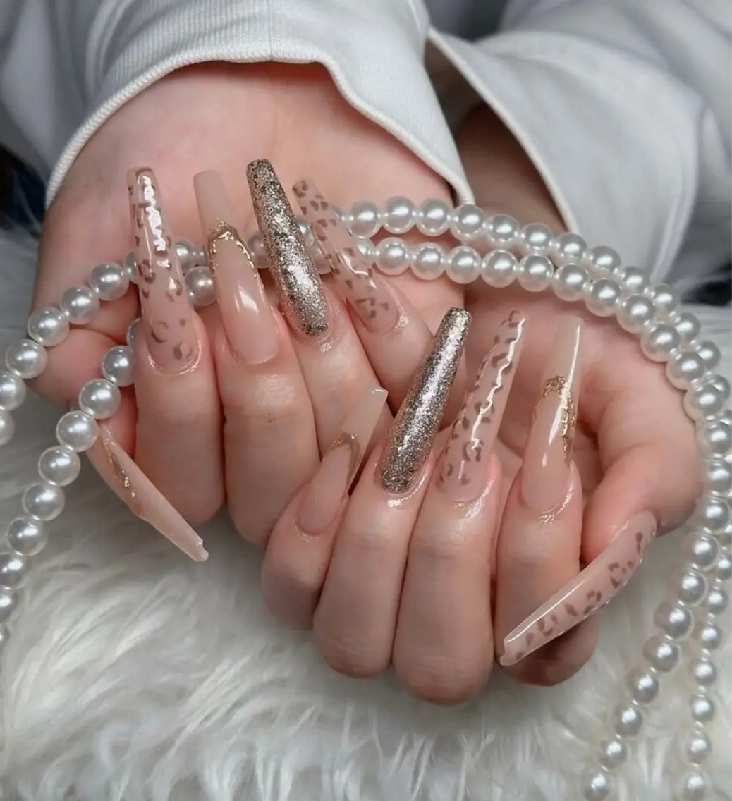 ネイル アートネイル ボルドー フレンチネイル ジェルネイル 氷ネイル・うるうるネイル ハンドネイル Julie NailSalonのネイルデザイン