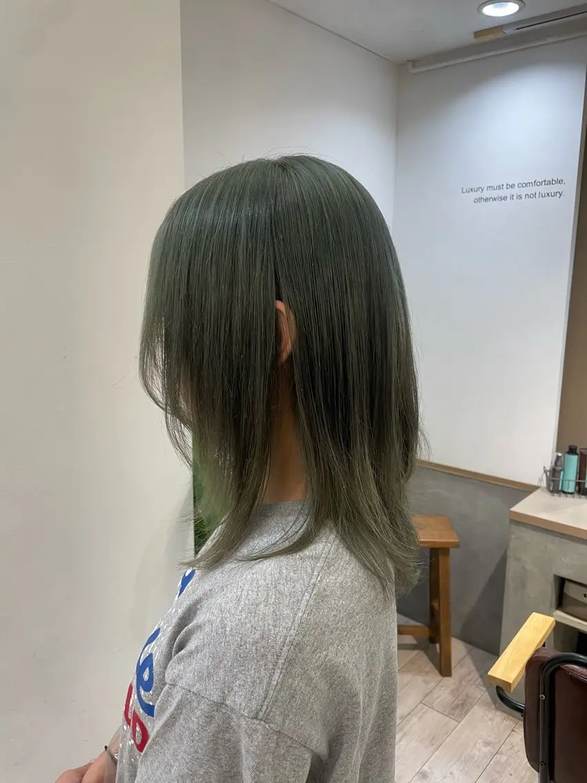 セミロング カラー 後藤 舞衣のヘアスタイル