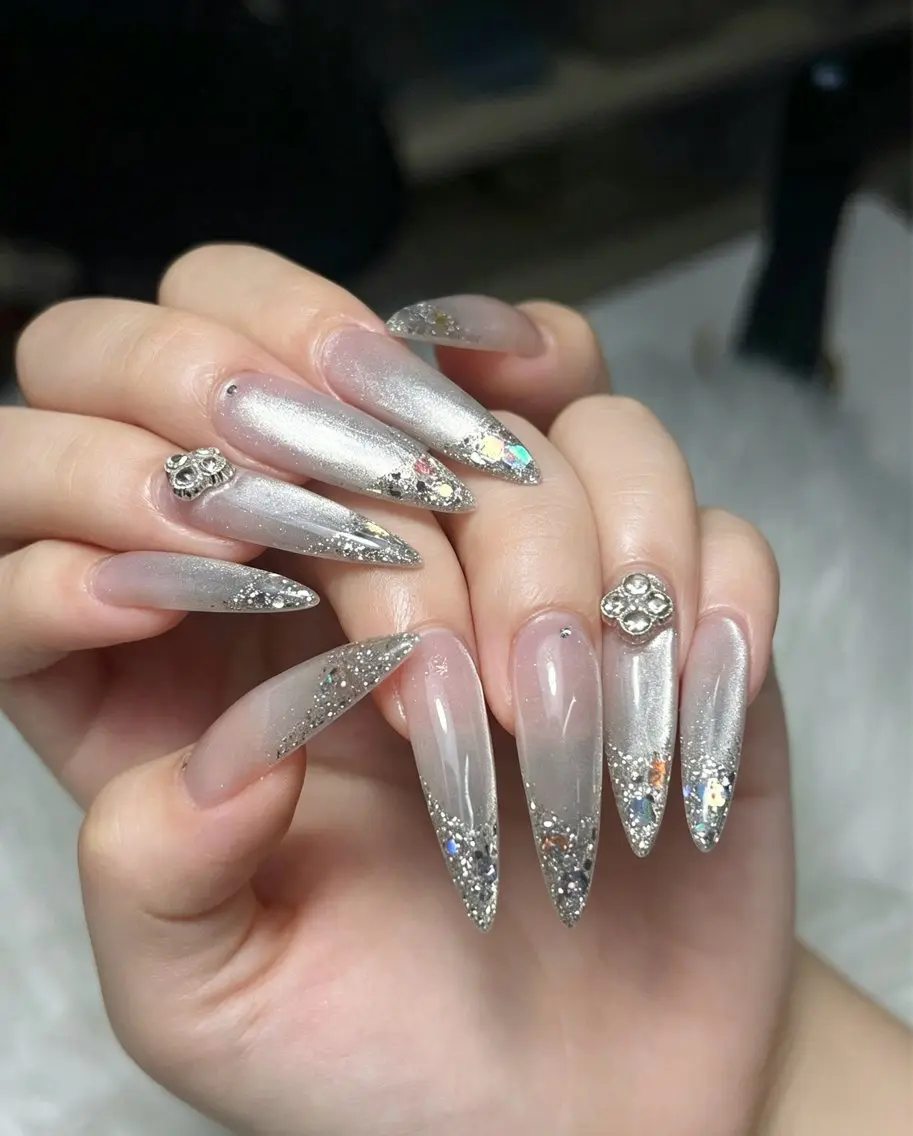 ネイル 長さ出し フレンチネイル キラキラネイル 韓国ネイル ロングネイル NEM.nail studio 京都店のネイルデザイン