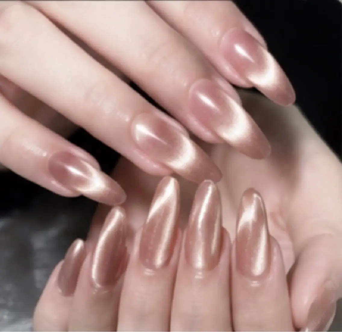ネイル マグネットネイル LAVISH sakiのネイルデザイン