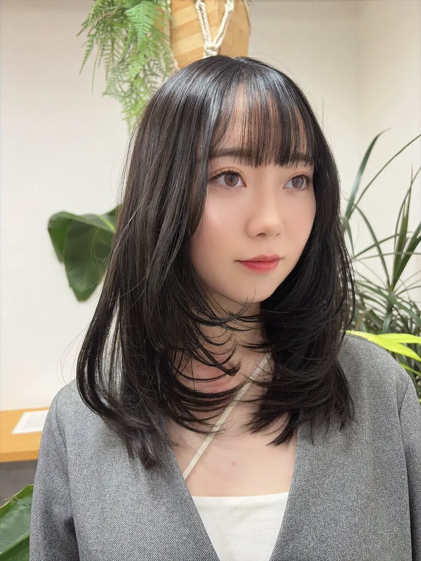 セミロング カラー ヘアアレンジ ヘアカラー トリートメント misa🫧ナチュラ ル縮毛矯正/髪質改善のヘアスタイル