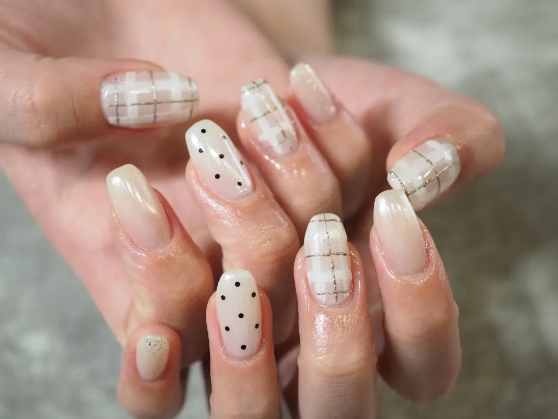 ネイル アートネイル チークネイル フラッシュネイル フットネイル フレンチネイル glaNje shioriのネイルデザイン