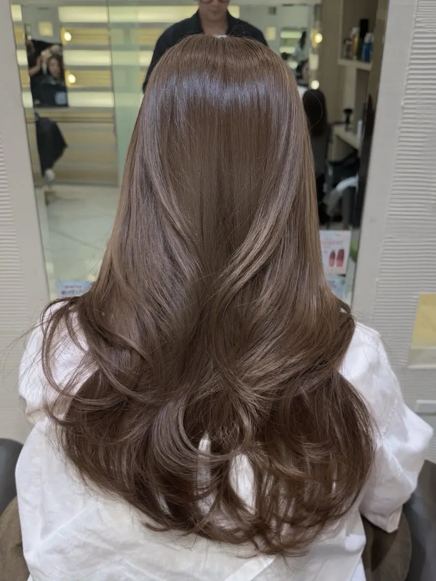 ミディアム カラー ヘアカラー トリートメント 🐈‍⬛韓国風艶髪× 透明感カラー/まりのヘアスタイル