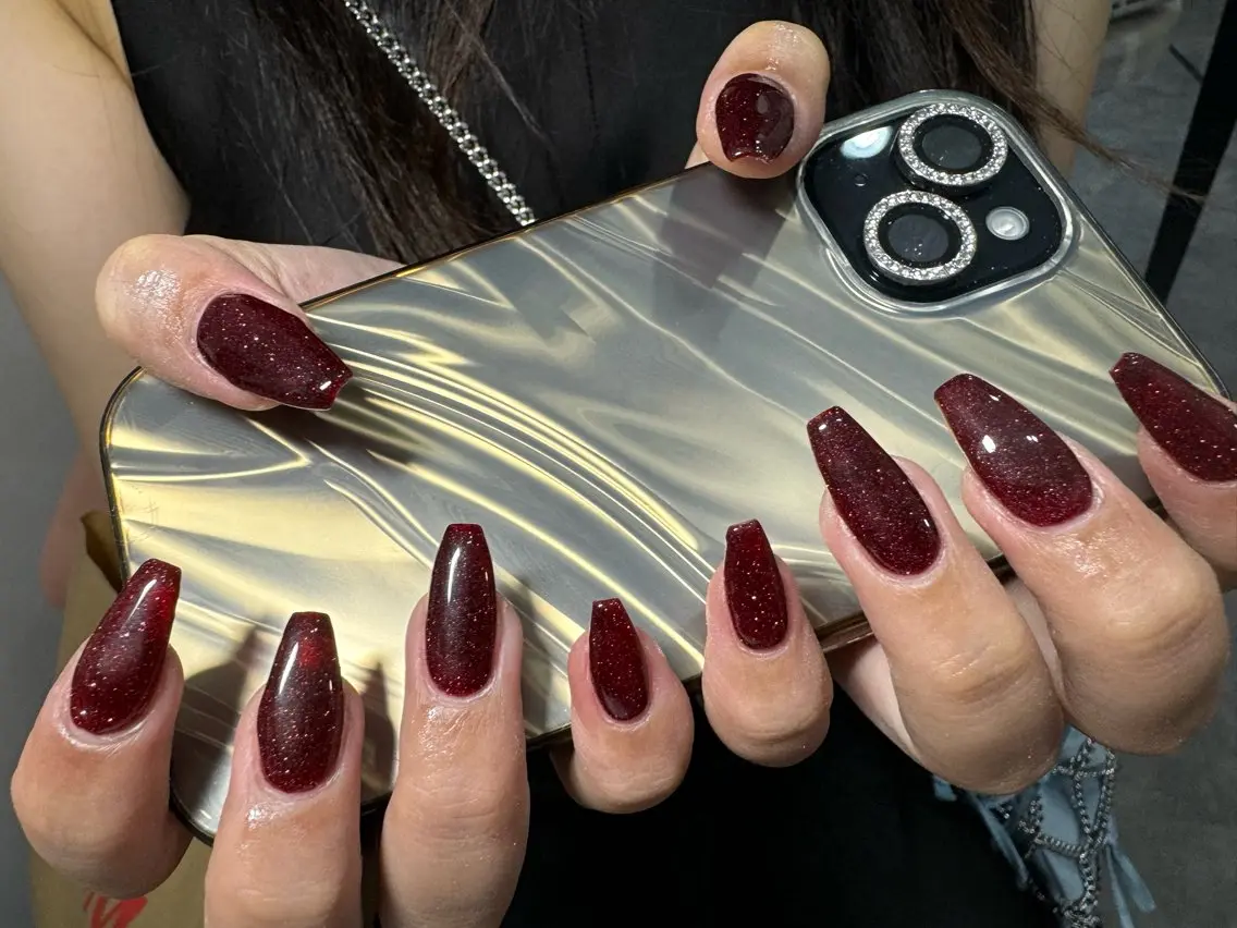 ネイル LAVISH 大和店 emi・:*+のネイルデザイン