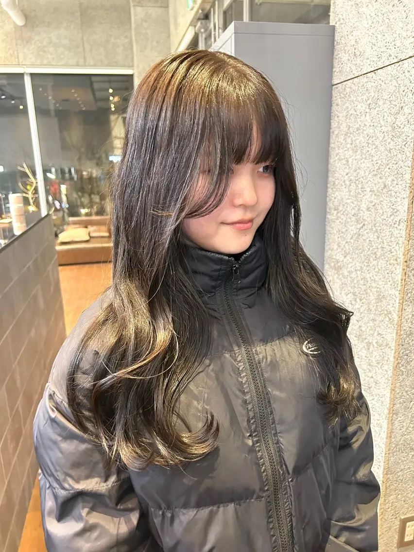 ロング カラー ダークグレー ダークグレージュ グレージュ 🫒オリーブ/透け感 レイヤー🌿モエカのヘアスタイル