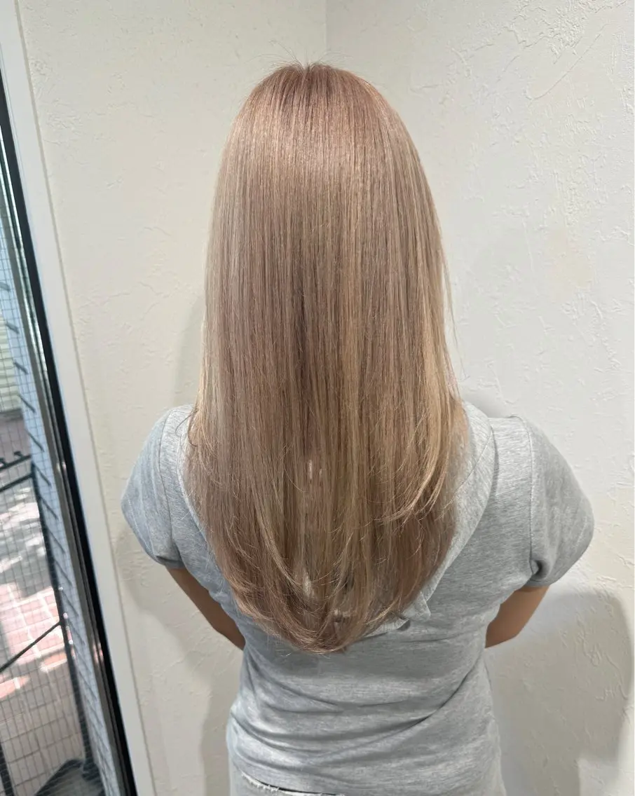 ロング カラー ハイトーン/レイヤー /艶カラー🎀のヘアスタイル